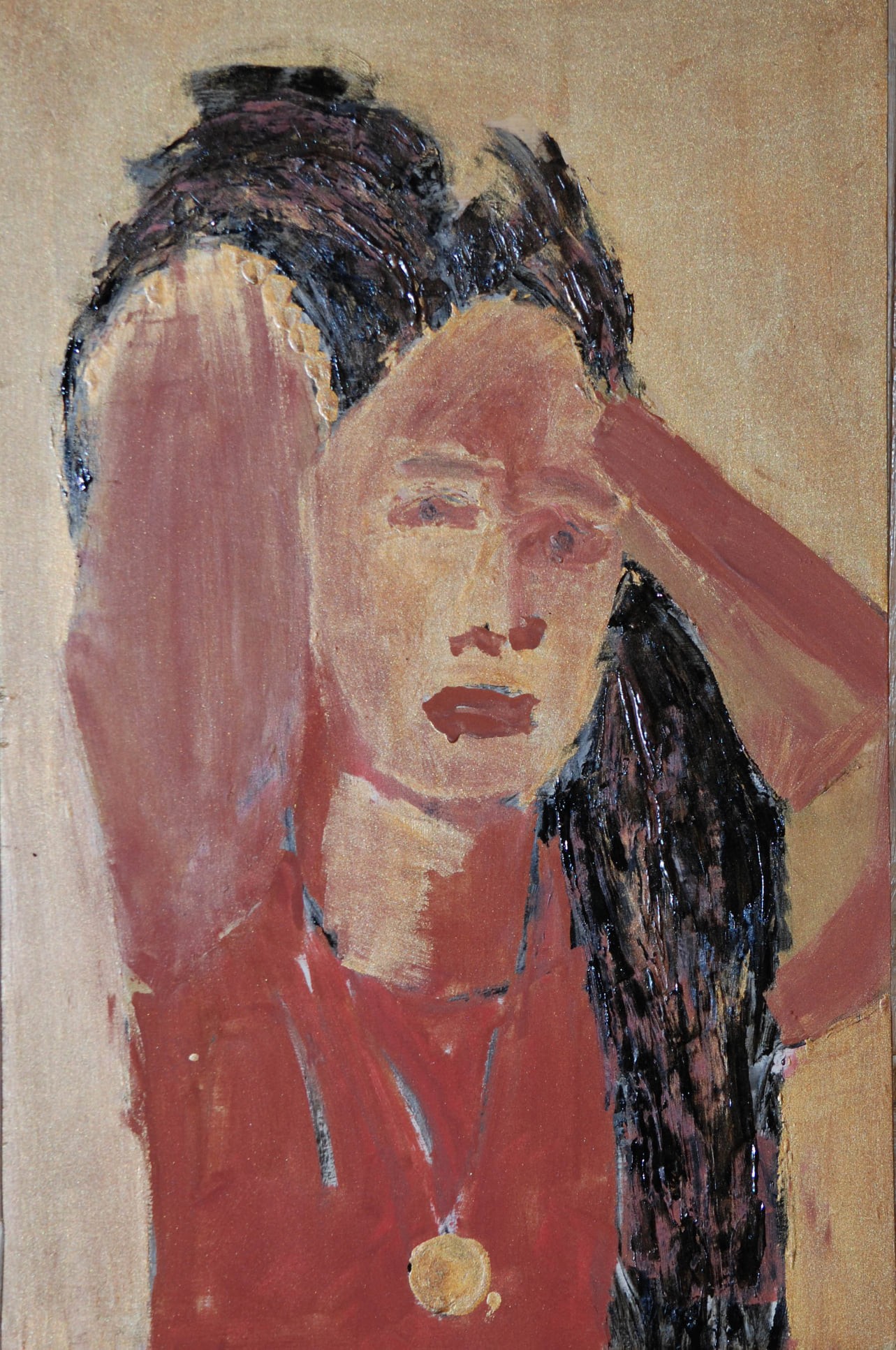 Tableau laqué : portrait de Lan, mains dans les cheveux, tons terre cuite et ocre. Médaillon doré, peinture expressionniste…